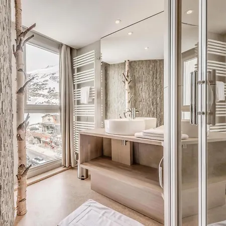 Palafour - Completement Renove En 2018, Elegant 2 Pieces Confort Moderne - Balcon - Vue Grande Sassiere Mae-3390 Aparthotel